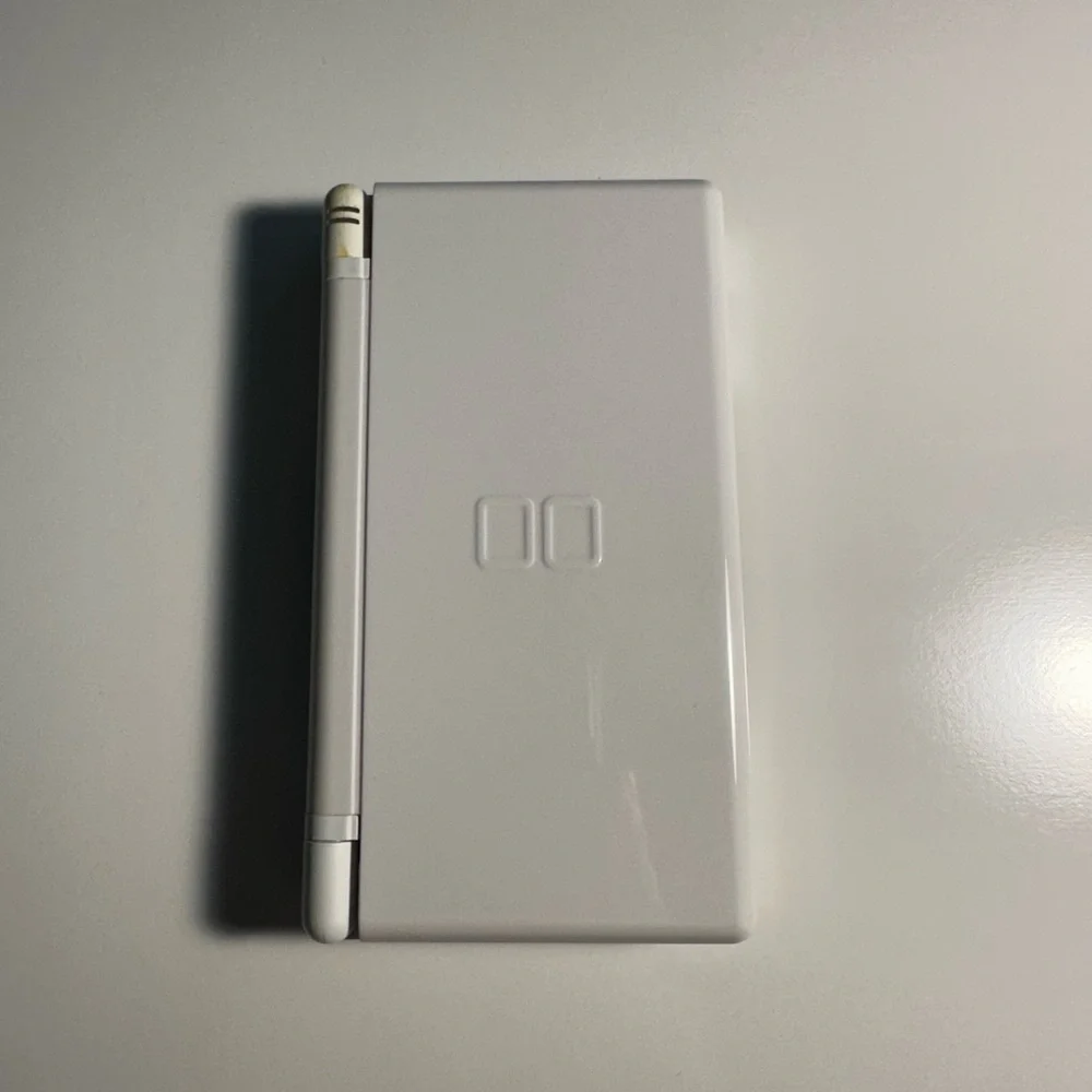 Nintendo DS Lite – White | Charger & Crash Bandicoot Included